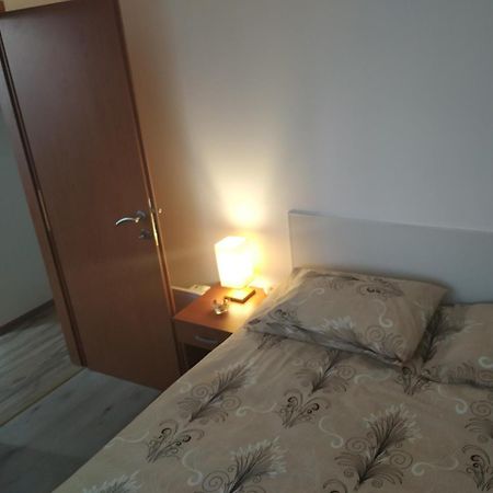 Apartment Dora 포드고리차 외부 사진