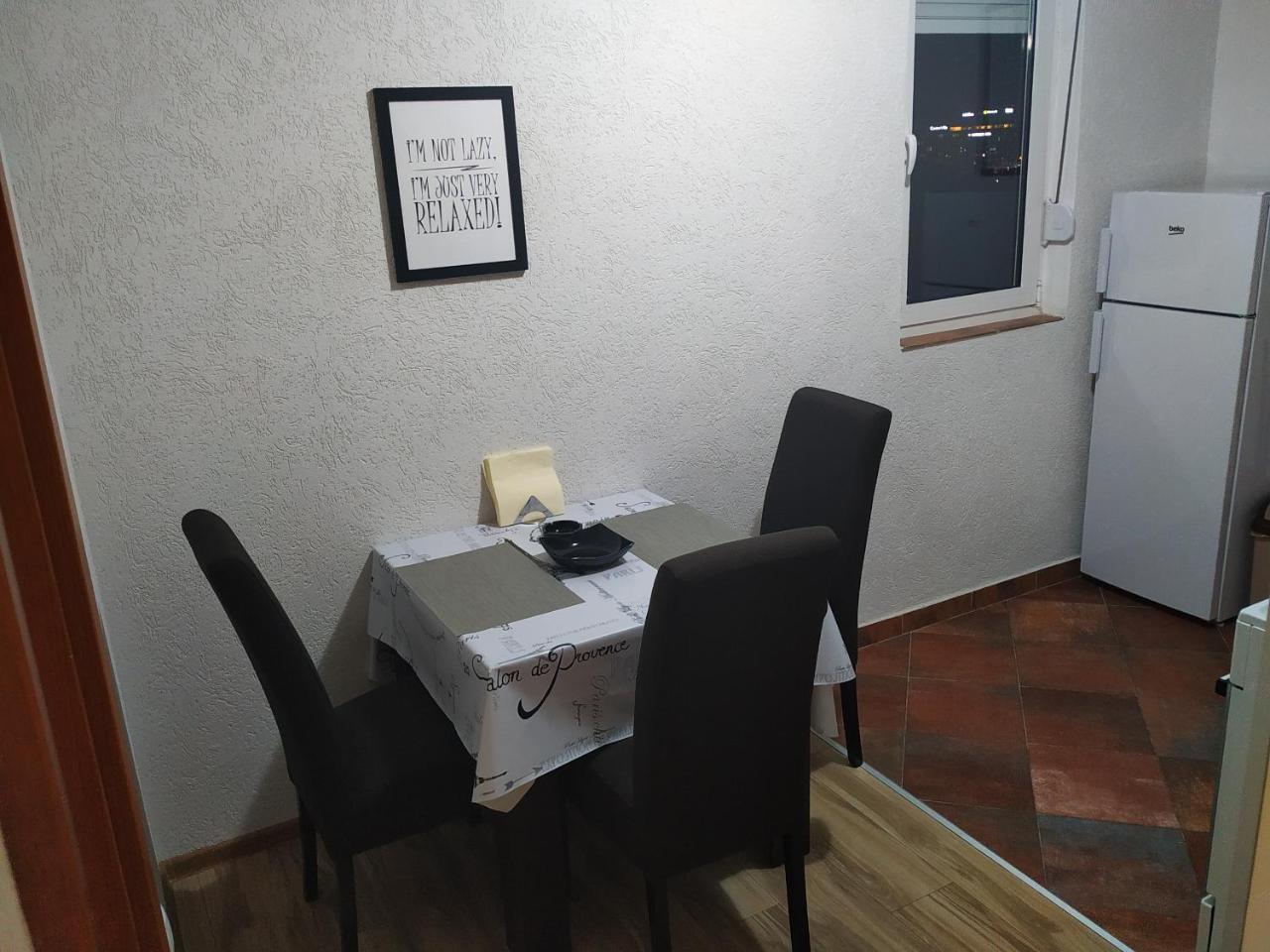 Apartment Dora 포드고리차 외부 사진