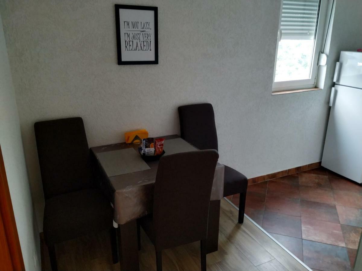 Apartment Dora 포드고리차 외부 사진